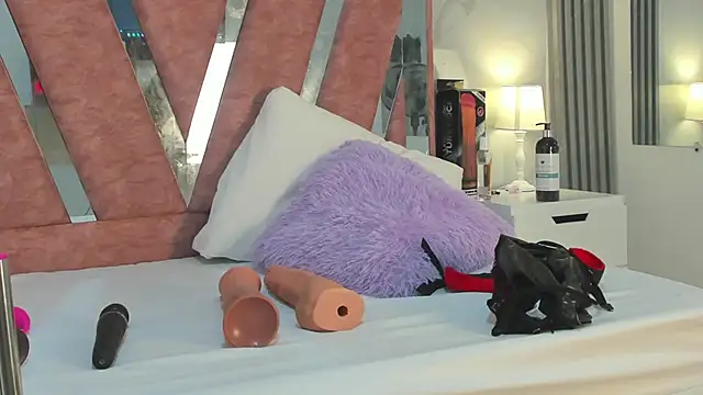 Wonderkloe  online show from March 1, 2026, 7:49 pm