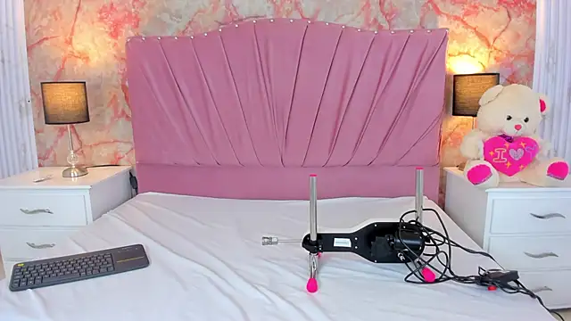 Wonderkloe  online show from March 20, 2026, 3:11 am