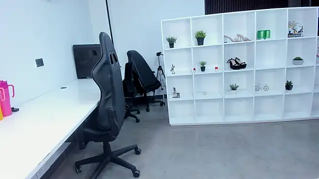 megan bigboobs  online show from October 19, 2025, 10:38 am