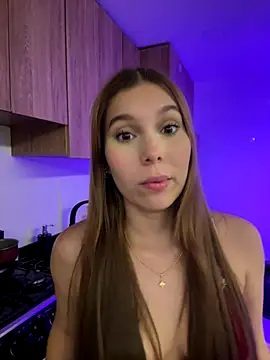 Nikii   online show from December 14, 2025, 1:11 am