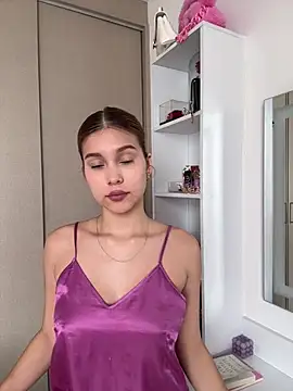 Nikii   online show from March 27, 2026, 3:45 pm