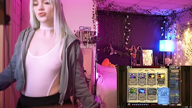 Snapshot of littlelune chatting on October 5, 2025, 2:32 am littlelune online show from October 5, 2025, 2:32 am