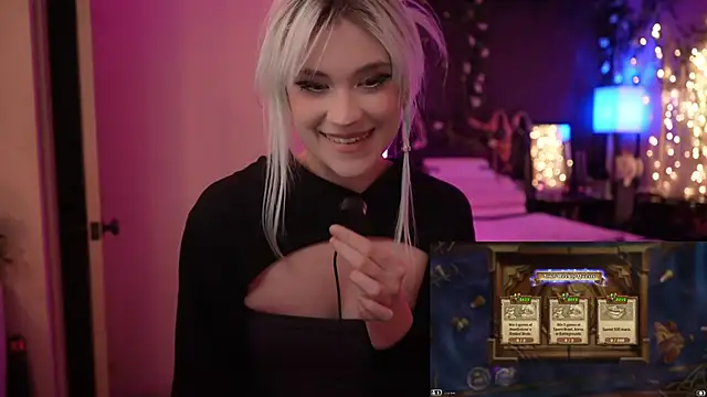 Snapshot of littlelune chatting on October 14, 2025, 12:00 am littlelune online show from October 14, 2025, 12:00 am