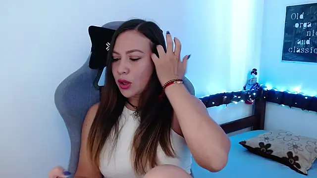 Luna-Gomez online show from October 9, 2025, 5:11 pm