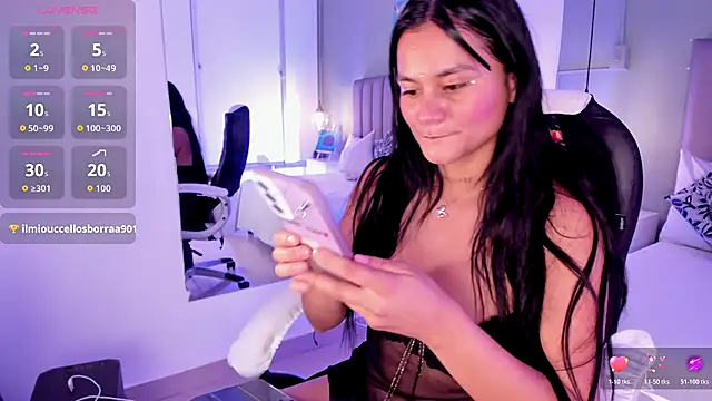 Miiaa jones online show from November 26, 2025, 1:01 pm