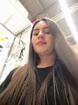 Isabella21  online show from October 3, 2025, 11:13 pm