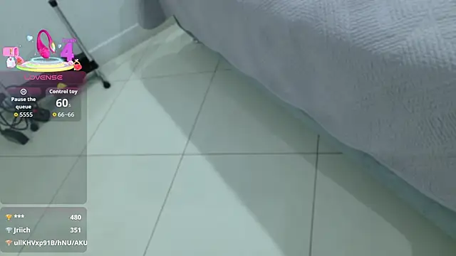 BeccaReedd online show from September 10, 2025, 2:11 am