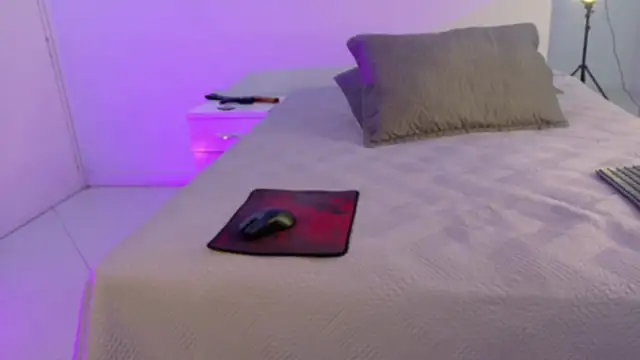 BeccaReedd online show from October 10, 2025, 3:16 am