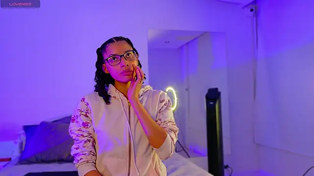 BeccaReedd online show from October 13, 2025, 1:38 am