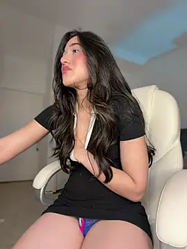 Snapshot of julieta_jhonss chatting on August 8, 2026, 2:57 am julieta jhonss online show from August 8, 2026, 2:57 am