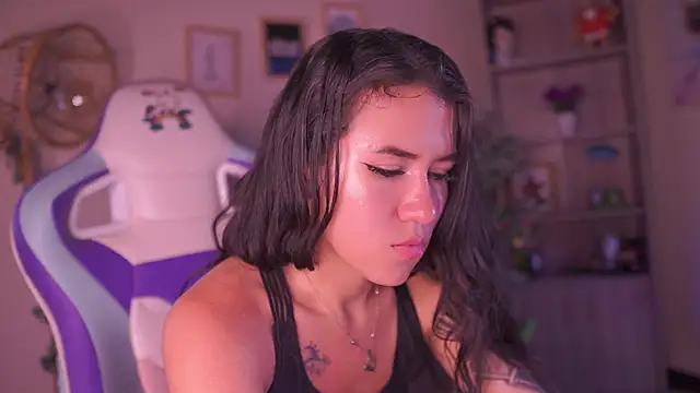 chloe moons  online show from March 2, 2026, 8:48 pm