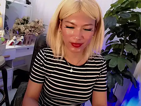 Queensabbyvee online show from September 26, 2025, 6:17 am