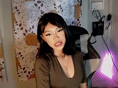 urcurlydiva online show from April 10, 2026, 9:36 am