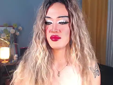 Snapshot of AleinaCroft chatting on November 19, 2025, 2:44 am AleinaCroft online show from November 19, 2025, 2:44 am