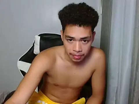 Snapshot of curlyasian_njxx chatting on May 20, 2026, 11:44 pm curlyasian njxx online show from May 20, 2026, 11:44 pm