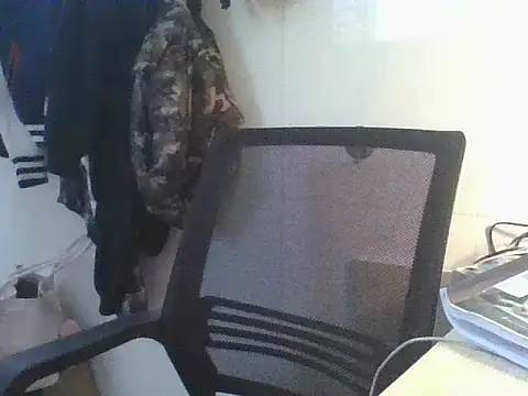 Linzly online show from November 4, 2025, 2:43 am