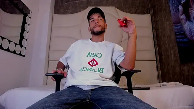 Thiagoferreti online show from September 25, 2025, 3:43 am