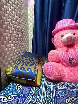 Hot Jaanvi  online show from April 4, 2026, 9:07 am