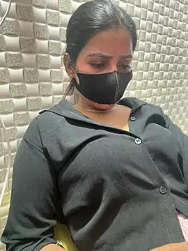 Hot Jaanvi  online show from April 13, 2026, 5:46 am