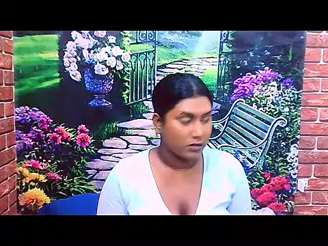 IndianChocolatepie4u online show from November 6, 2025, 5:30 am