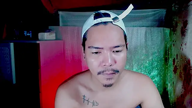 Snapshot of MANIACasianX chatting on October 16, 2025, 9:32 am MANIACasianX online show from October 16, 2025, 9:32 am