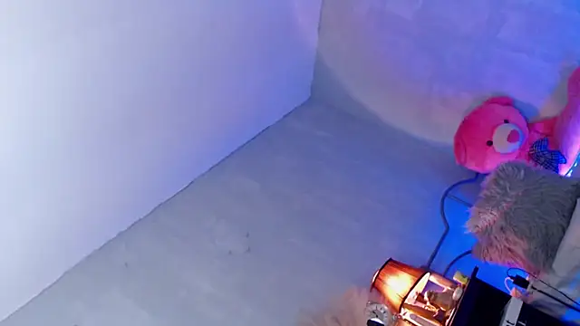 Snapshot of wild_flowerx chatting on March 18, 2026, 2:42 pm wild flowerx online show from March 18, 2026, 2:42 pm