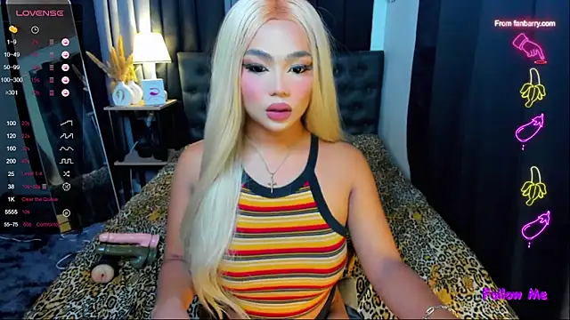 ScarletgraysonX online show from September 24, 2025, 4:49 am