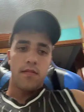 aavrdvh33 online show from October 12, 2025, 6:07 pm