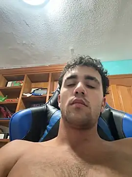 aavrdvh33 online show from October 23, 2025, 1:05 am