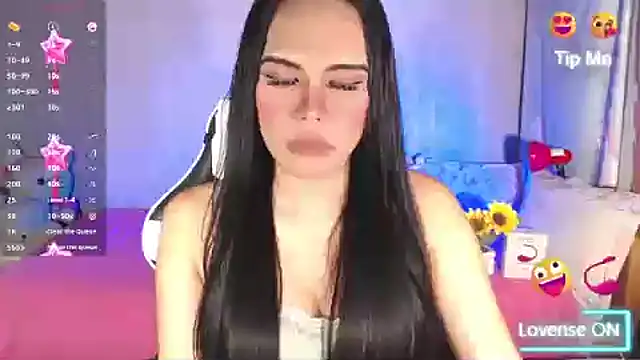 TssluttyNikka online show from April 12, 2026, 4:56 pm