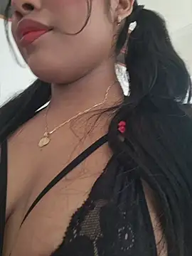 Snapshot of Michell_em chatting on May 25, 2026, 7:20 pm Michell em online show from May 25, 2026, 7:20 pm