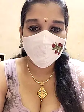 amelia-rani online show from December 17, 2025, 6:25 pm