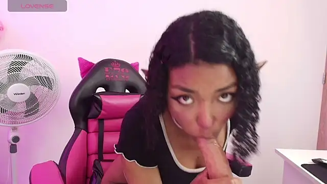 Sweett m00n online show from October 1, 2025, 3:23 am