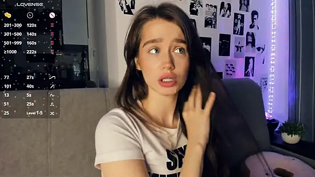 lovelyalivia online show from December 22, 2025, 9:06 am