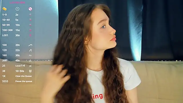 lovelyalivia online show from April 1, 2026, 8:15 am