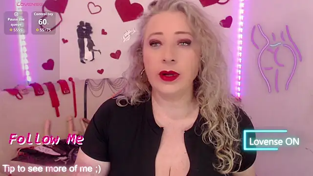 sofiacurvy 45 online show from November 13, 2025, 9:47 pm