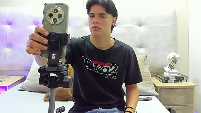 BenitoSaenz online show from September 25, 2025, 12:09 pm