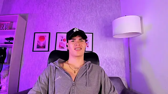 BenitoSaenz online show from November 3, 2025, 12:06 pm