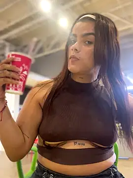 Snapshot of Kaily_Sweet16 chatting on October 15, 2025, 6:52 pm Kaily Sweet16 online show from October 15, 2025, 6:52 pm