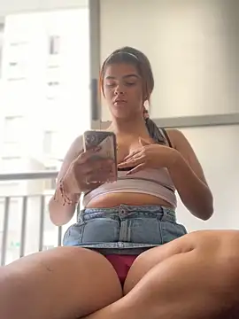 Snapshot of Kaily_Sweet16 chatting on October 18, 2025, 5:03 pm Kaily Sweet16 online show from October 18, 2025, 5:03 pm