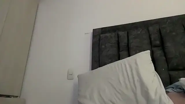 Sophia copper online show from October 18, 2025, 3:42 am