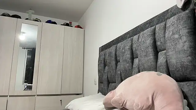 Sophia copper online show from November 5, 2025, 3:39 am