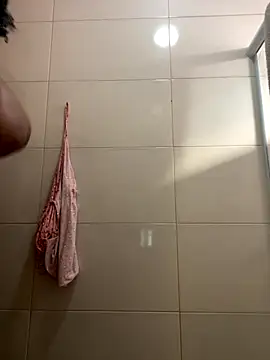 morenaluaa online show from October 18, 2025, 10:27 am