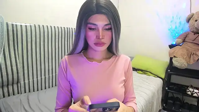 Ms Monica online show from December 17, 2025, 2:56 pm