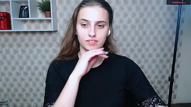 AmandaDimond  online show from September 9, 2025, 10:37 am