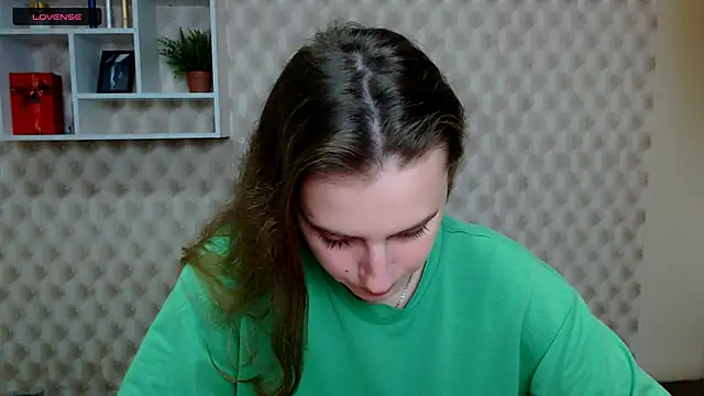 AmandaDimond  online show from November 30, 2025, 1:04 pm