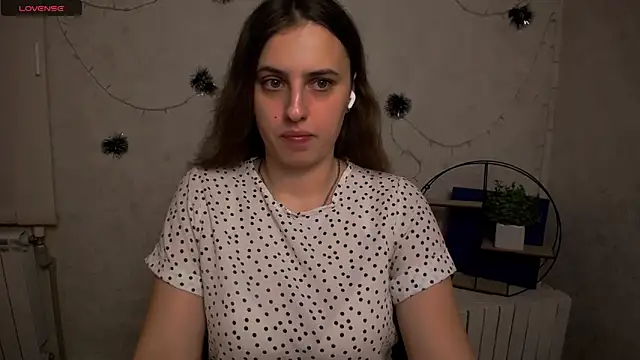 AmandaDimond  online show from February 14, 2026, 1:08 pm