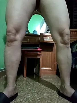 Snapshot of SexyQueen99 chatting on May 8, 2026, 9:42 pm SexyQueen99 online show from May 8, 2026, 9:42 pm