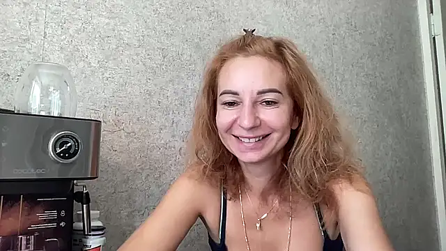Snapshot of Faeyaa chatting on September 9, 2025, 7:52 am Faeyaa online show from September 9, 2025, 7:52 am