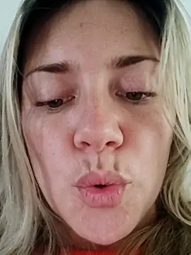 Snapshot of cameron_06 chatting on November 24, 2025, 6:29 pm cameron 06 online show from November 24, 2025, 6:29 pm